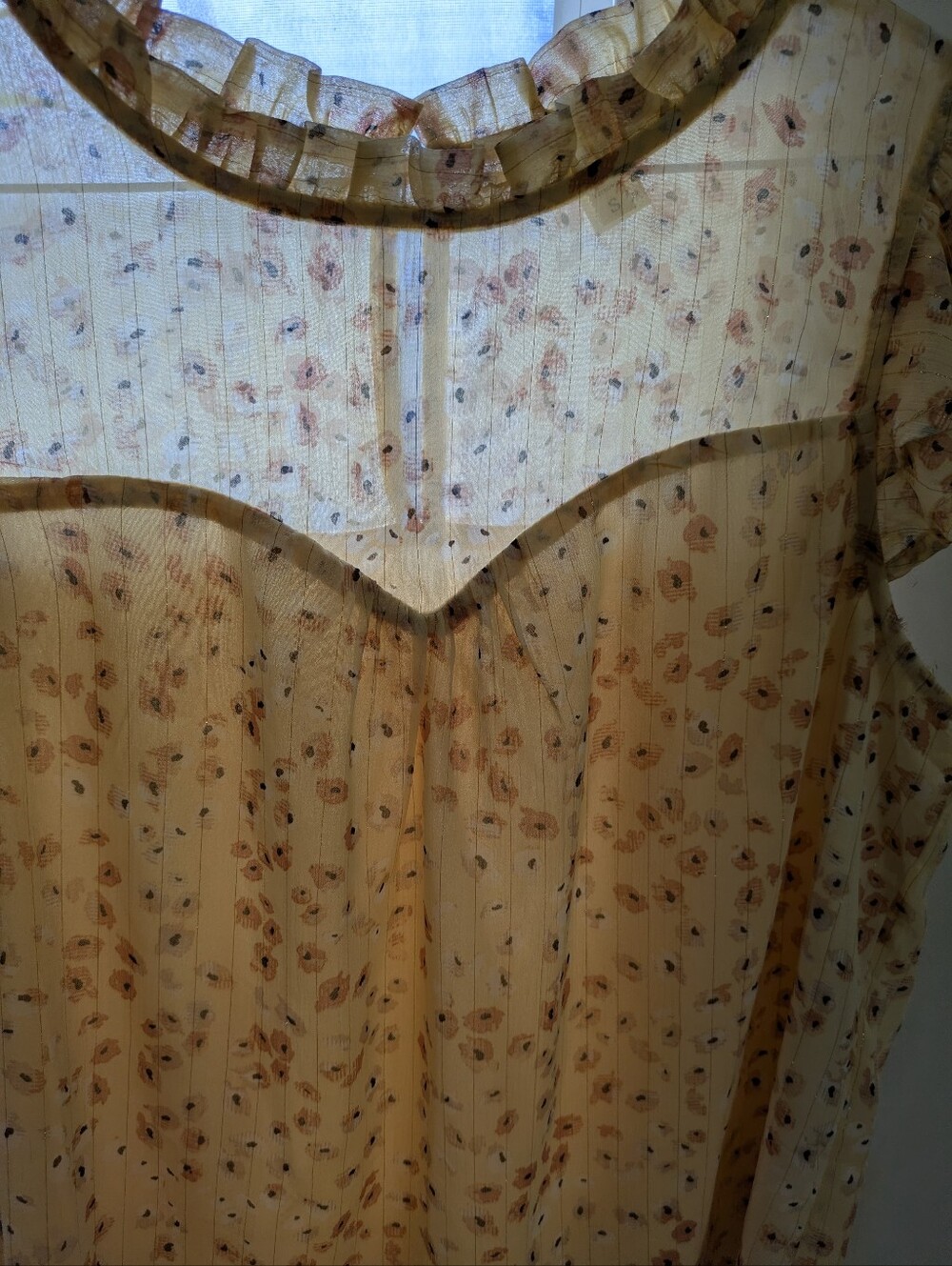 Faith & Joy Floral Flutter Sleeve Blouse Yellow Metallic Stripe Sz S Fits M